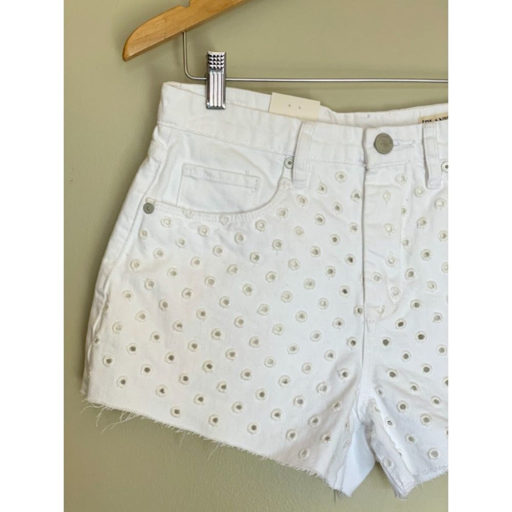 Blank NYC White Neutral Minimalist High-Rise Eyelet Shorts Size 27 NEW C42 - Picture 8 of 13